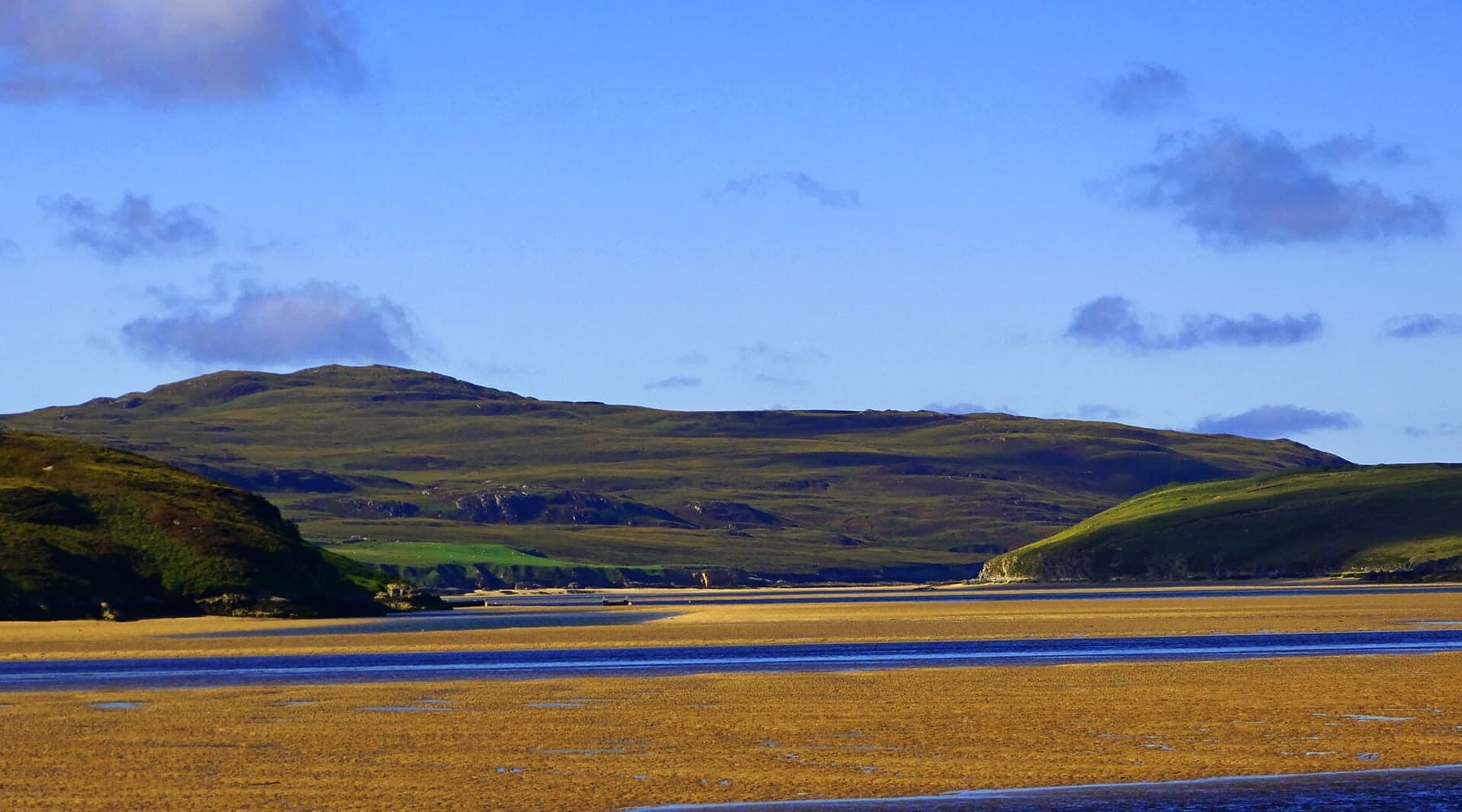 Severoskotské pobřeží a zátoka u Cape Wrath