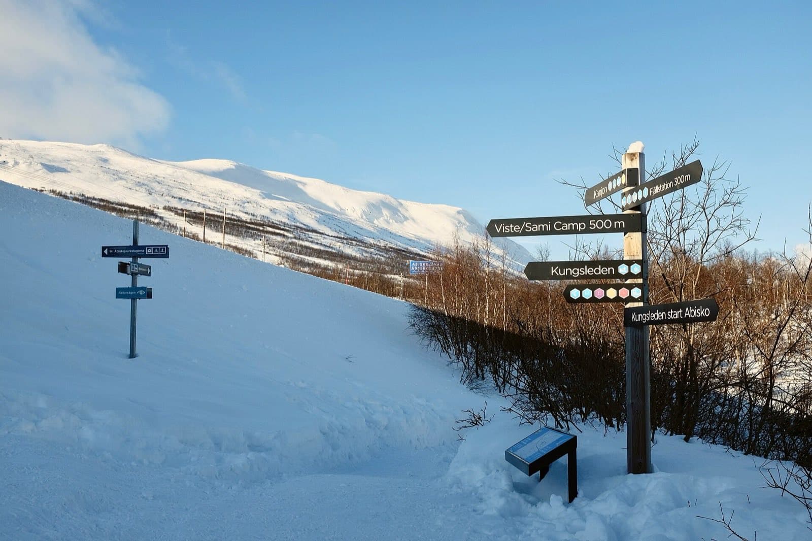Stezka Kungsleden tundrou Národního parku Abisko ve švédském Laponsku