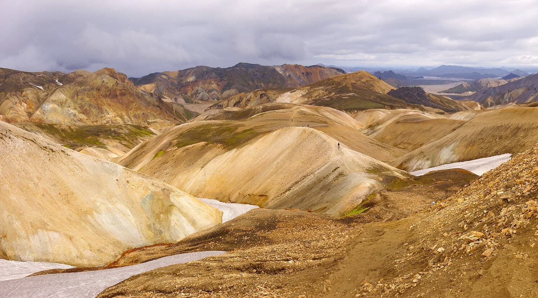 Barevné ryolitové hory u Landmannalaugar na Laugaveguru